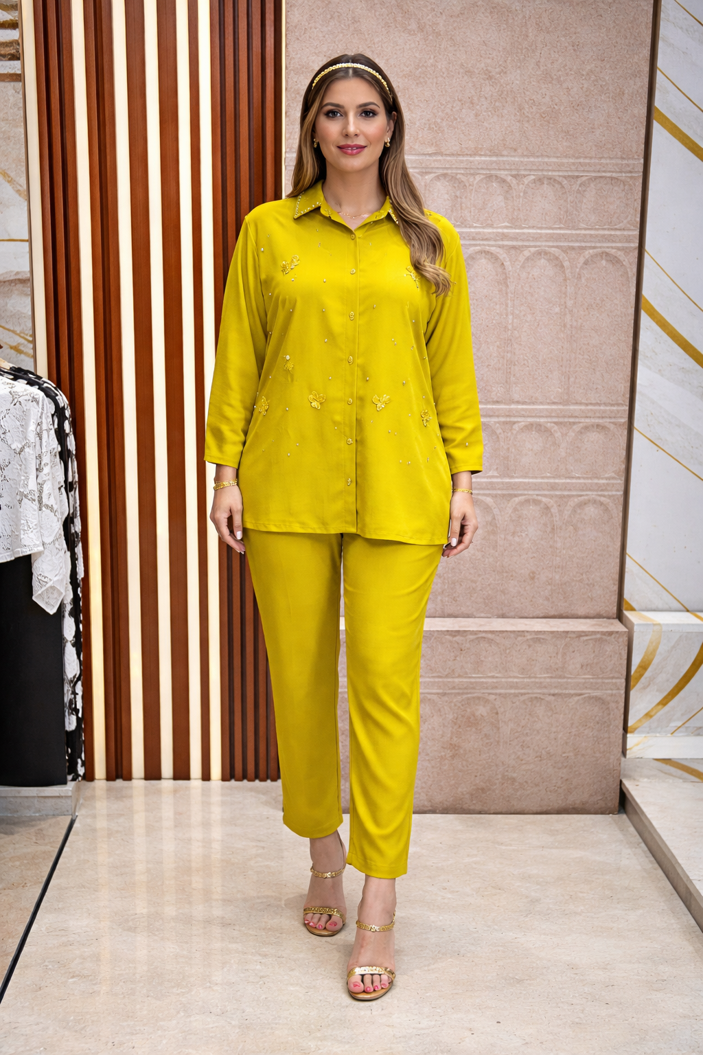 LITTLE BUTTERFLY STUDDED WORK