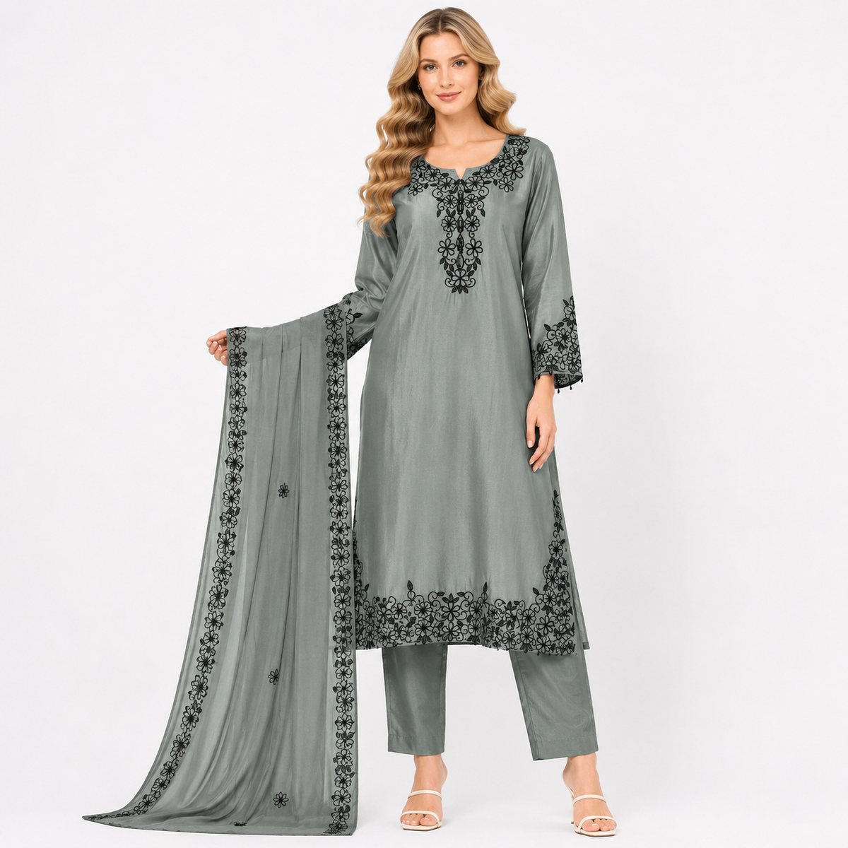 Embroidery SUIT PLUS