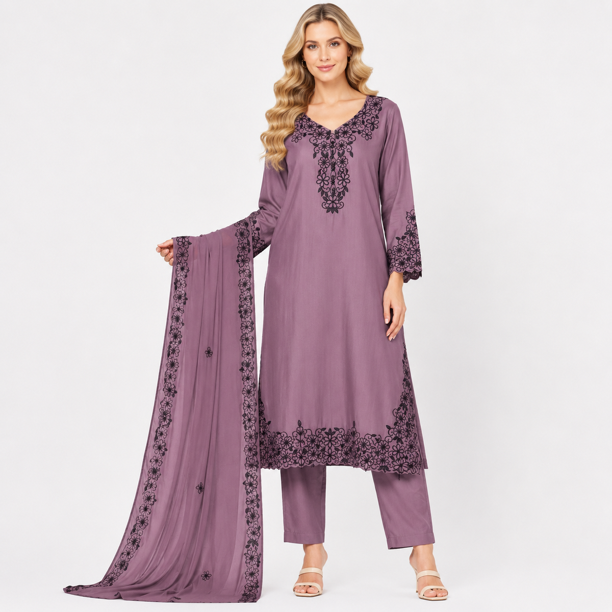 Embroidery SUIT PLUS