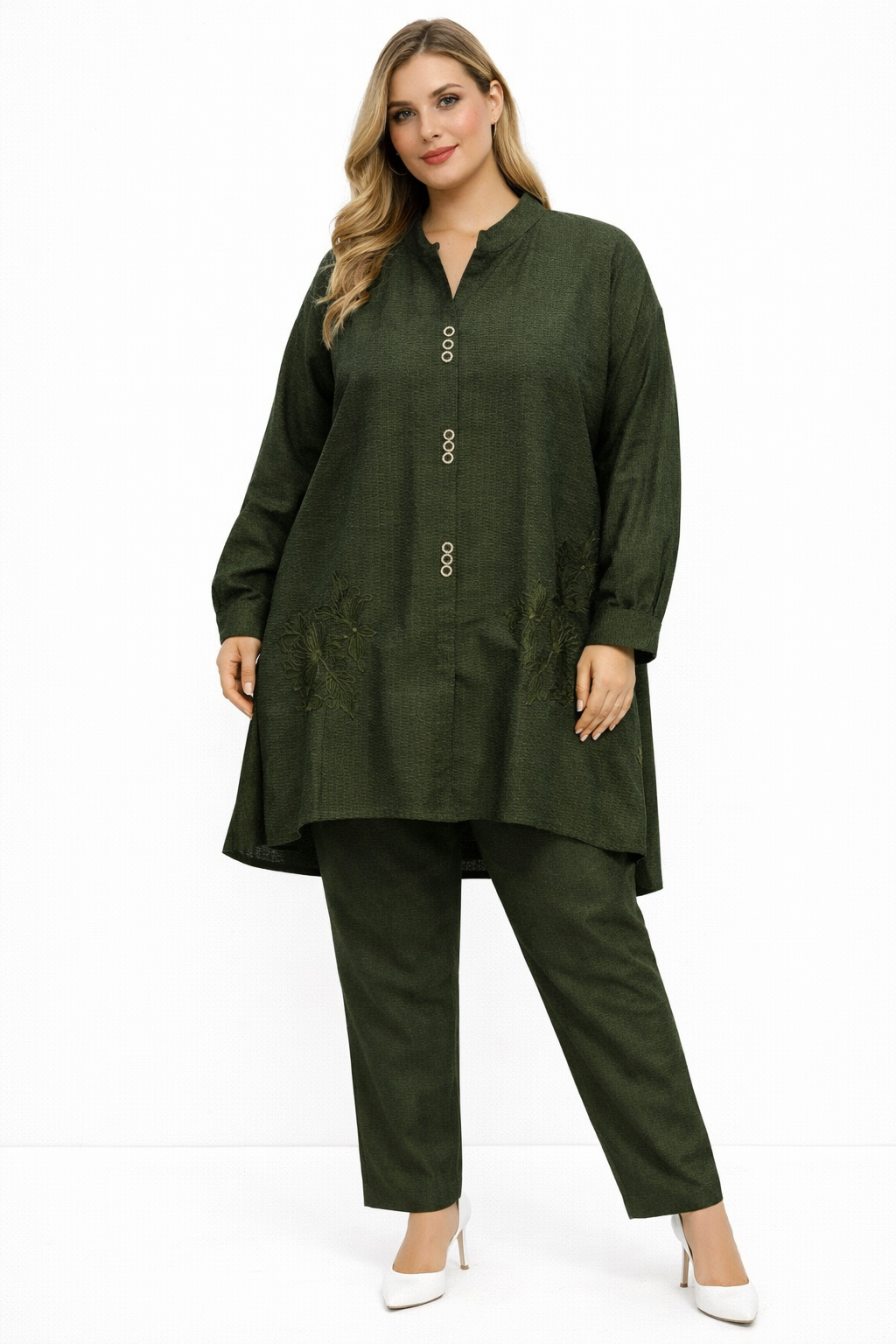 PLUS SIZE EMBROIDERY CORDSET