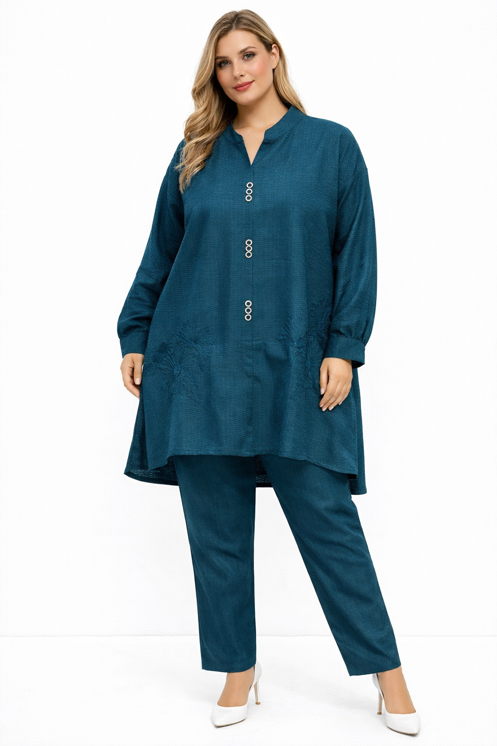 PLUS SIZE EMBROIDERY CORDSET