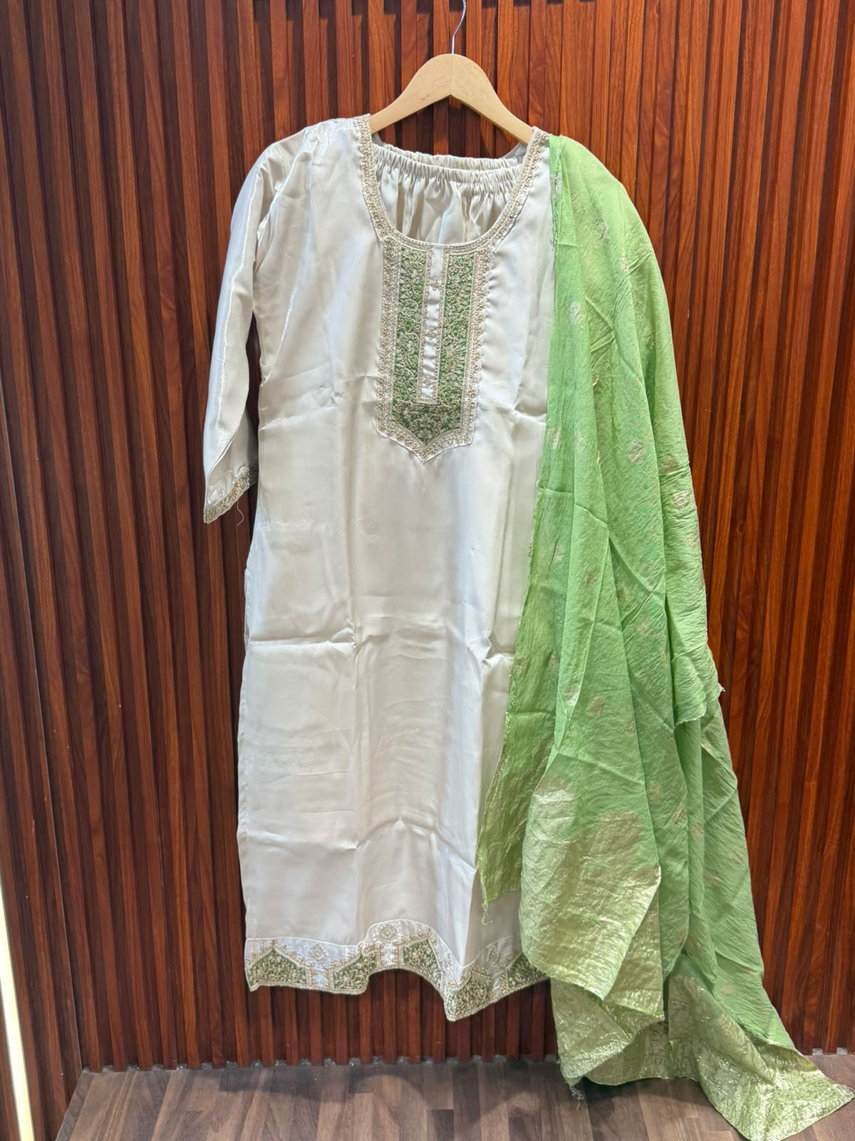 EMBROIDERY SUITS 2XL