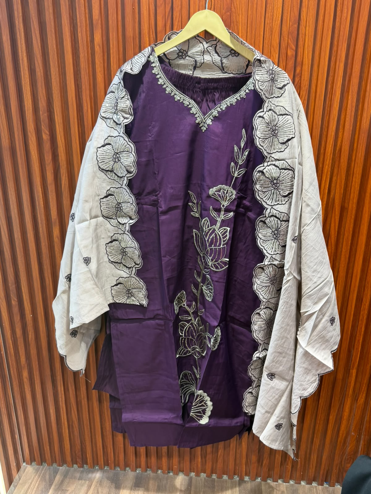 ROSE PATTER CHUNNNI EMBROIDERY SUIT