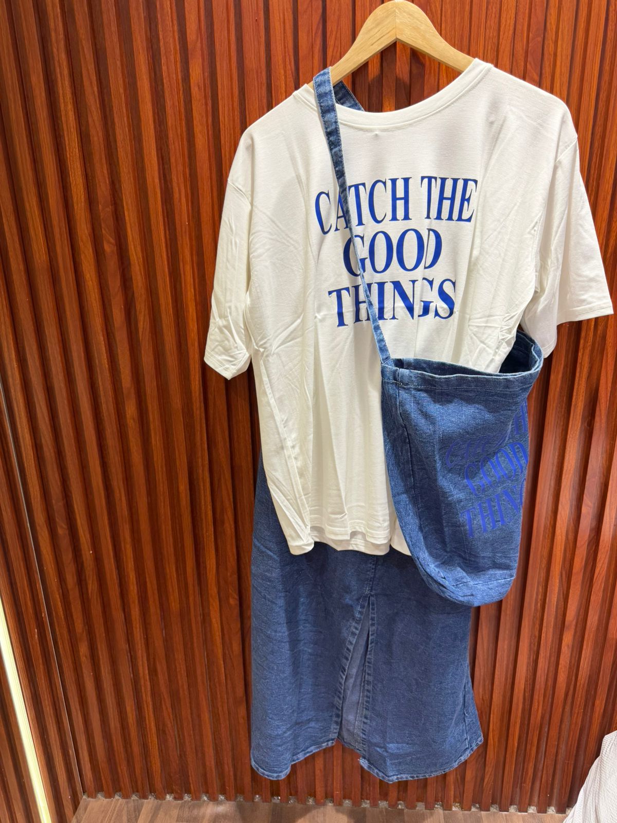 T-SHIRT WITH DENIM SKIRT SIDE BEG