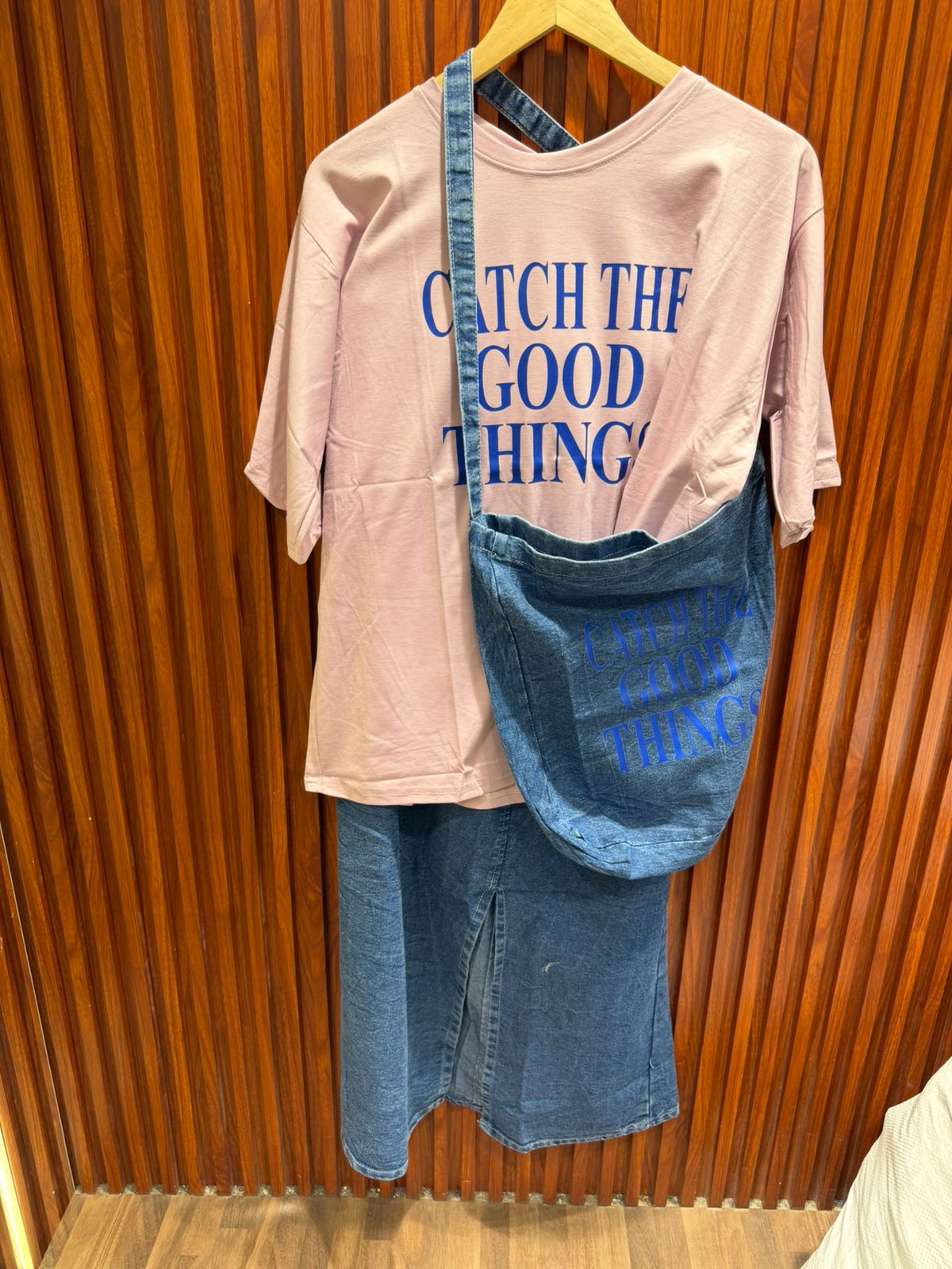 T-SHIRT WITH DENIM SKIRT SIDE BEG