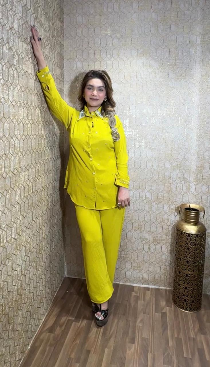 studded collar  cordset good till to 2xl