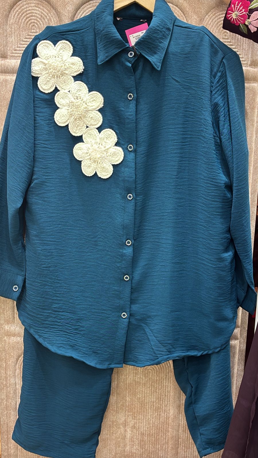 ONE SIDE FLOWER  CORDSET