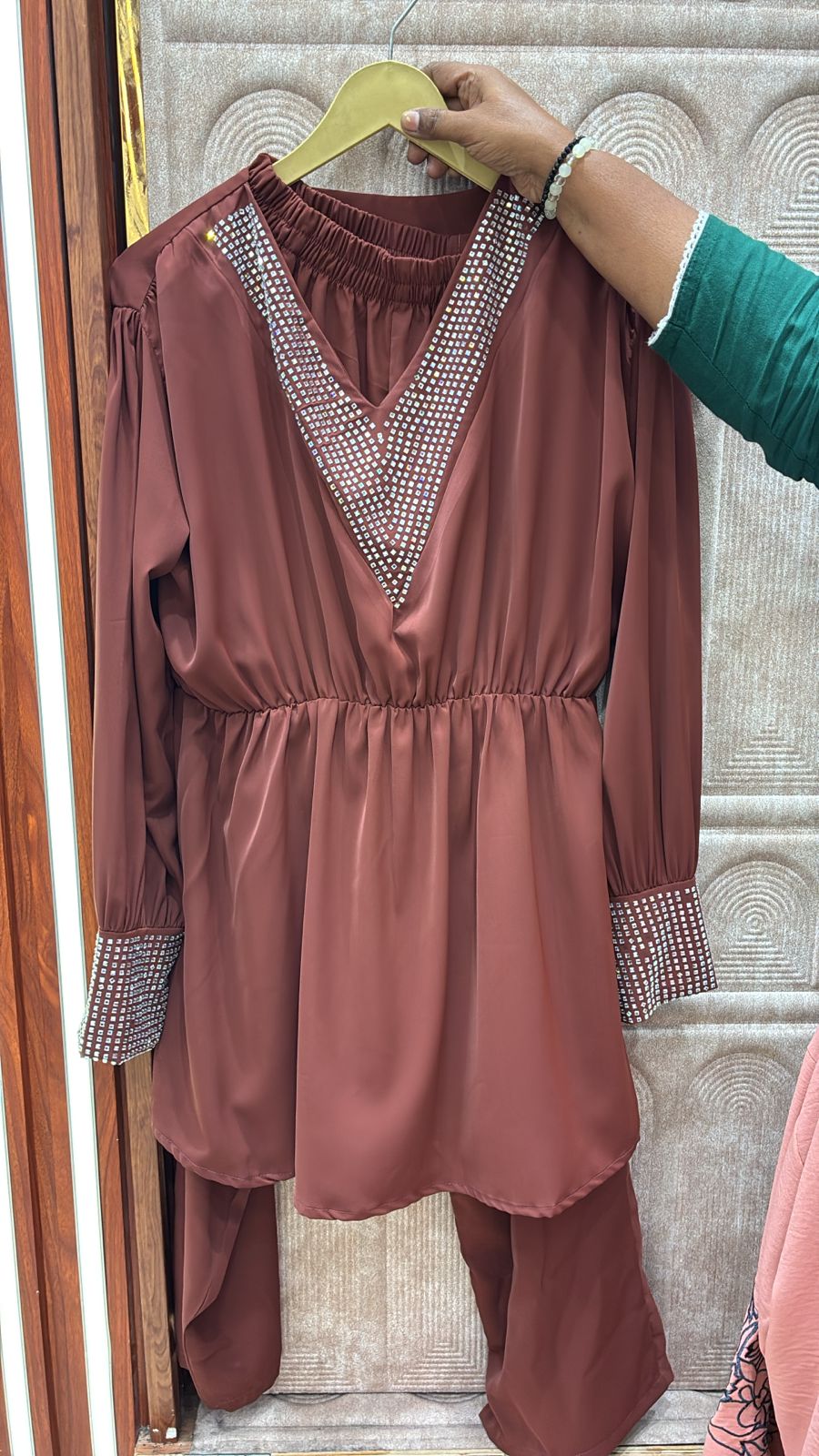 V NECK CODR SET