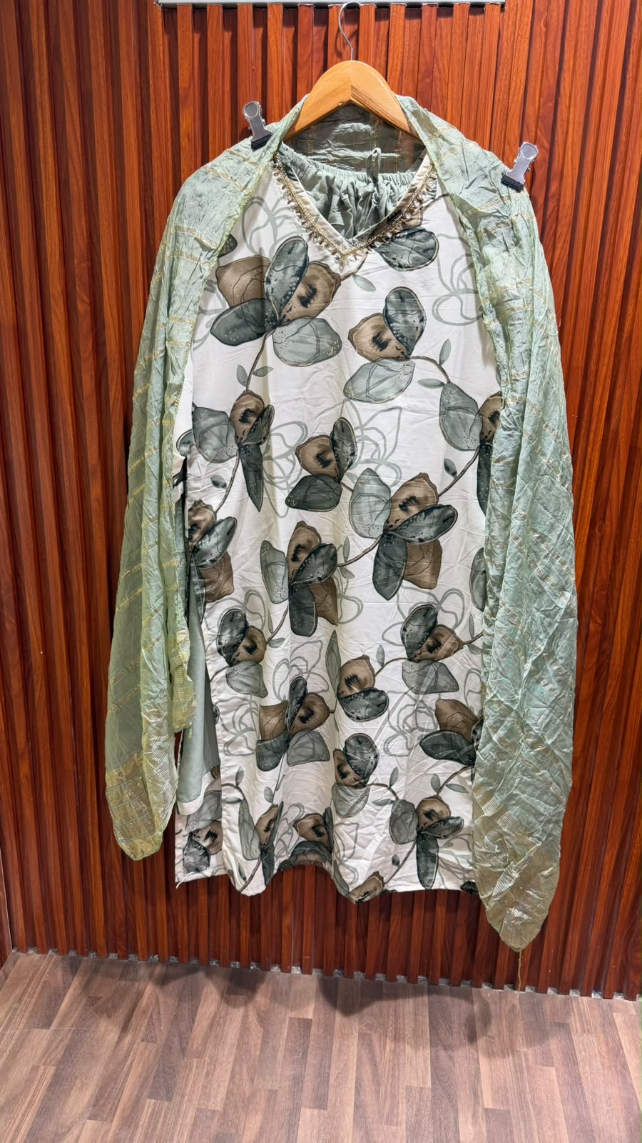 pink / green  printe suit