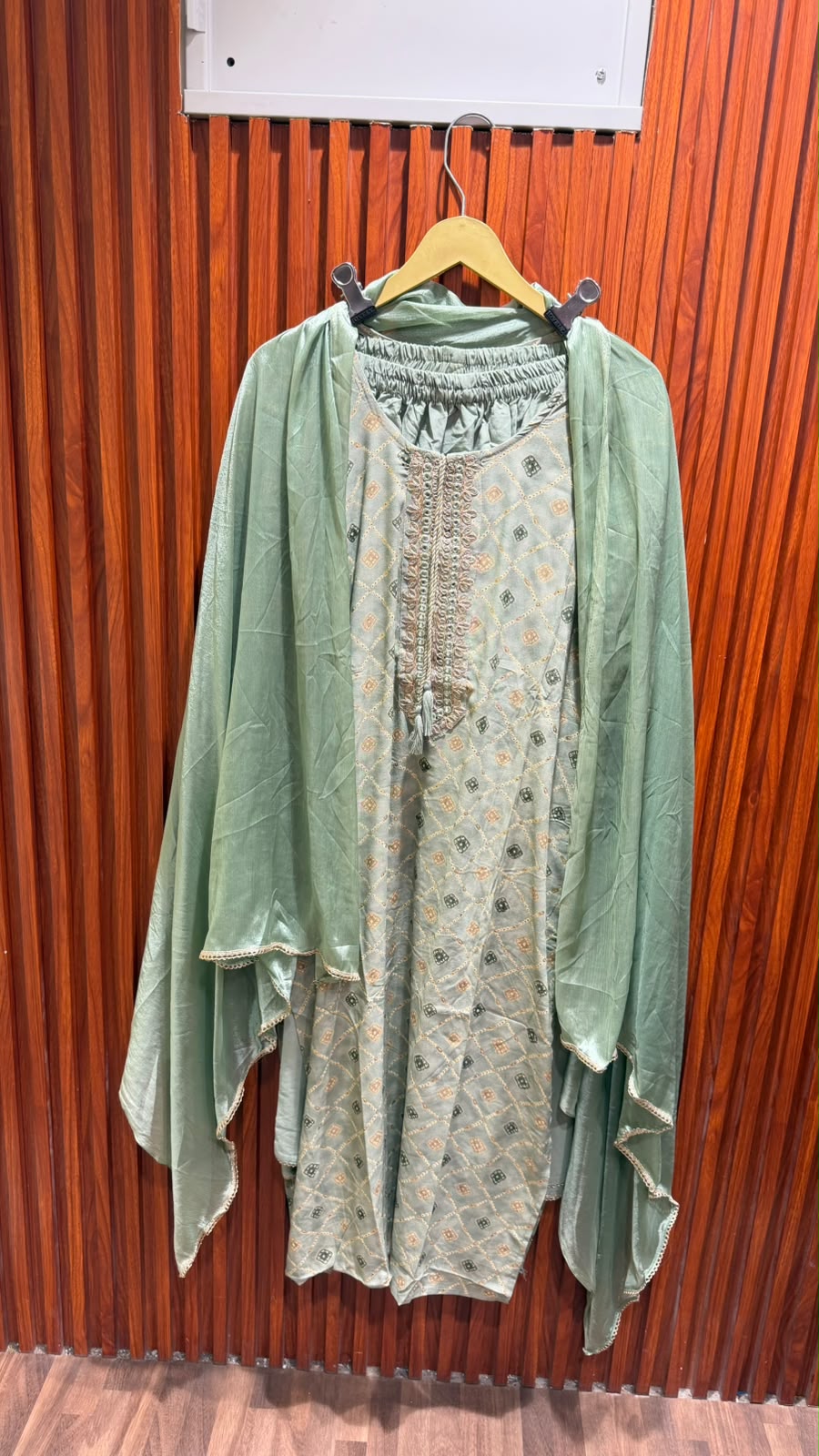 plain chunni with cotton suit