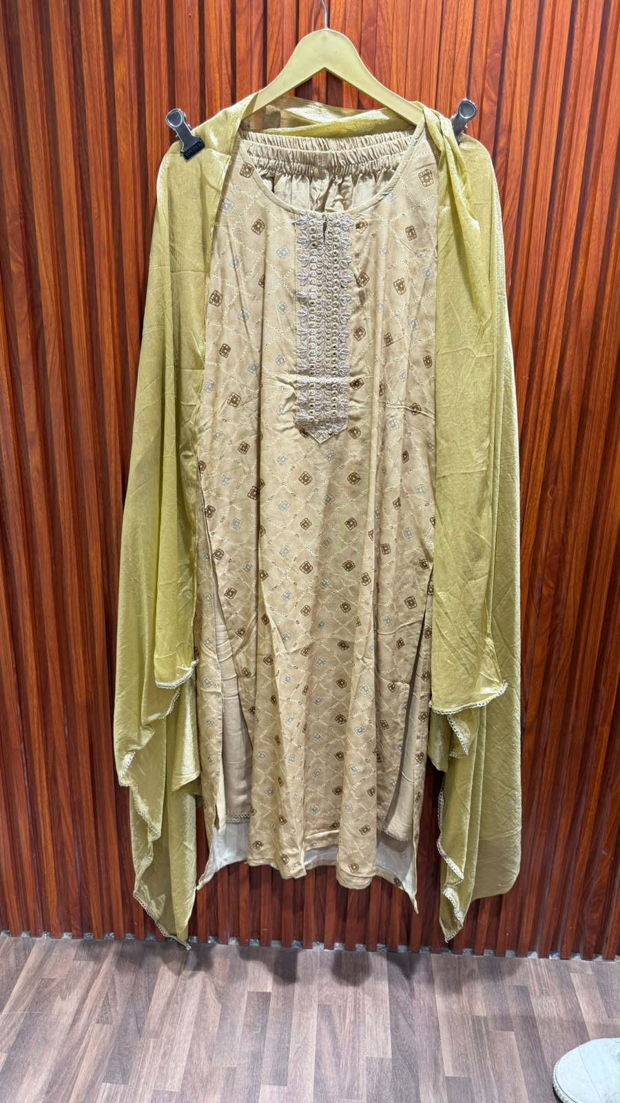 plain chunni with cotton suit
