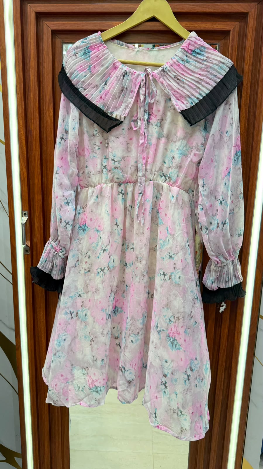 frill dress